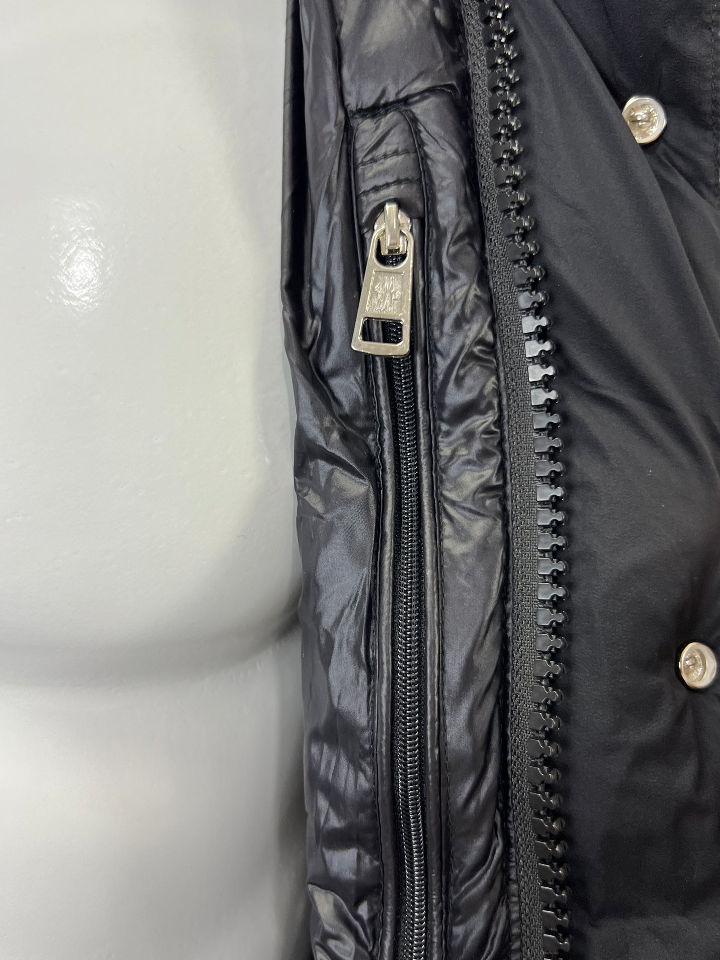 탑몽클 / MC 웨이쩌허 패딩