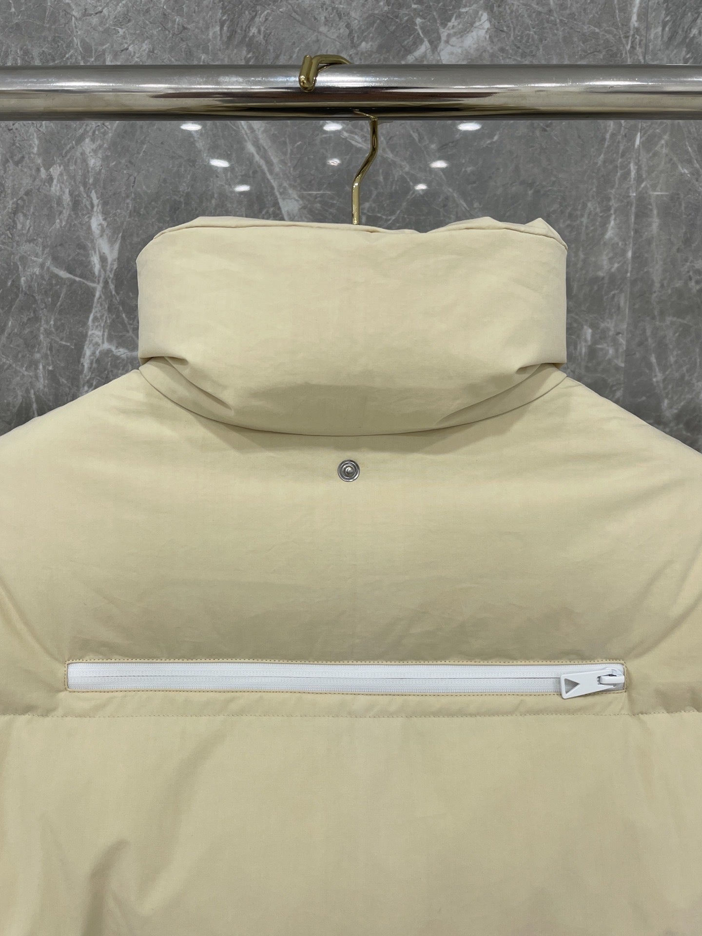 대리석 /  보테가베네타 이중지퍼 베이지 구스다운 루즈핏 패딩점퍼