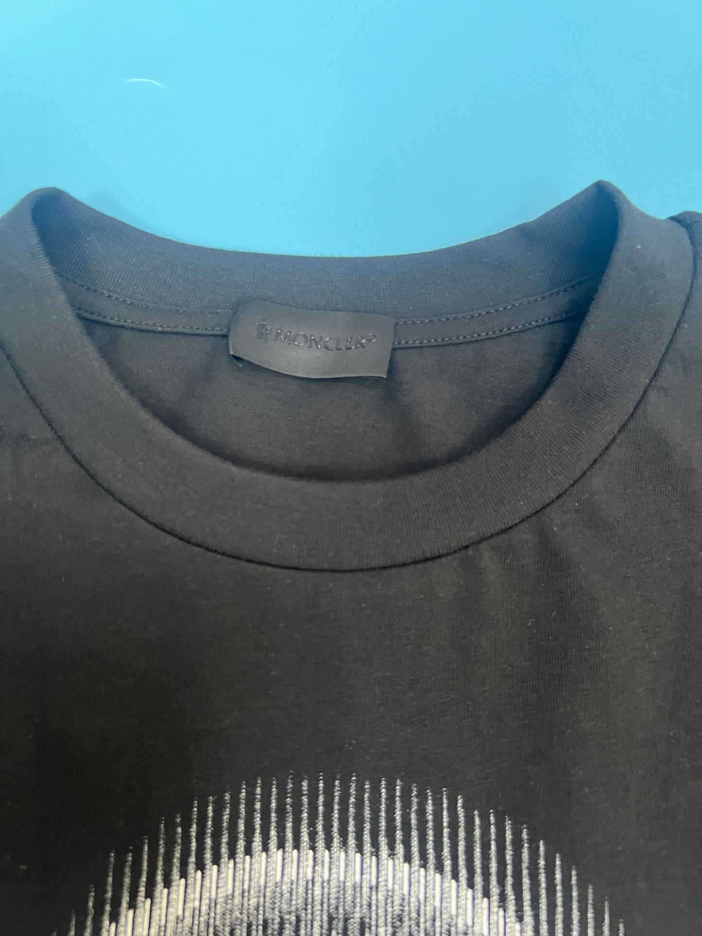 탑몽클  / MC 흐릿한 로고 티셔츠