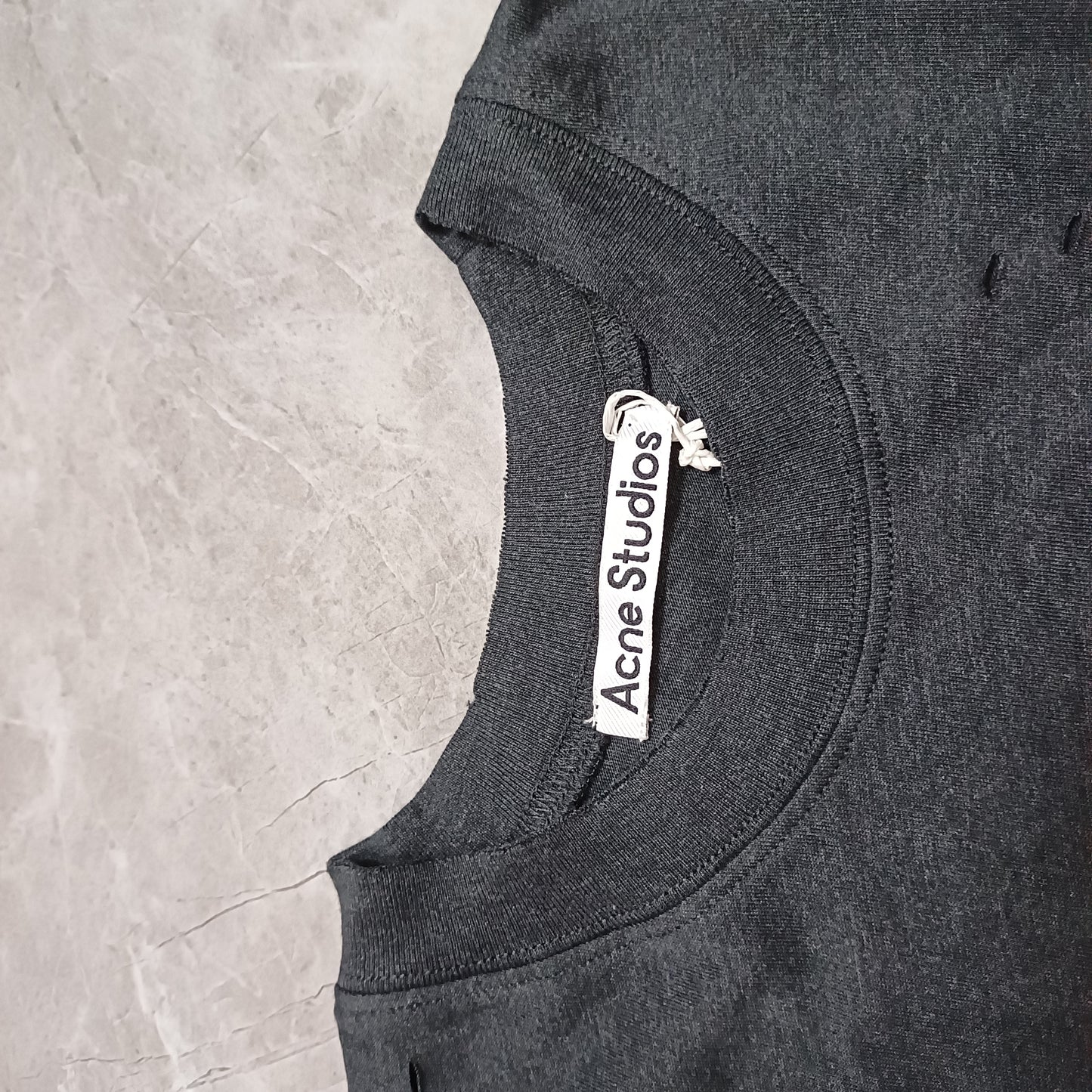 탑아크네 / 아크네스튜디오  버튼 로고 티셔츠