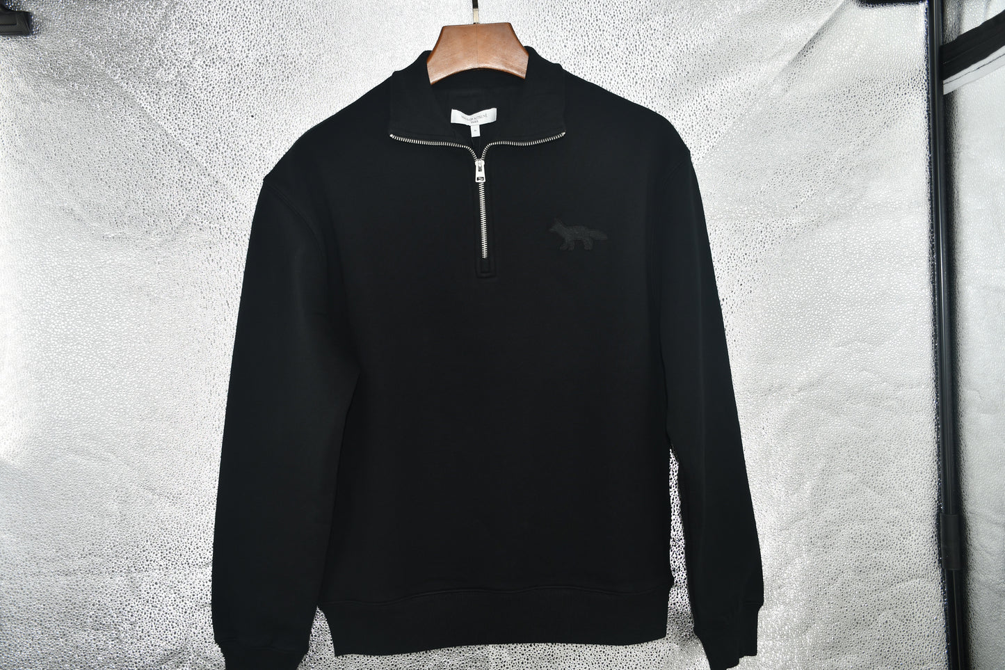 탑키츠네 / 메종키츠네  블랙 반집업 기모 맨투맨