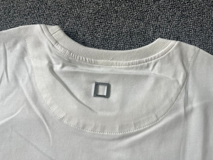 베어 / 우영미 화이트 메탈로고 반팔티