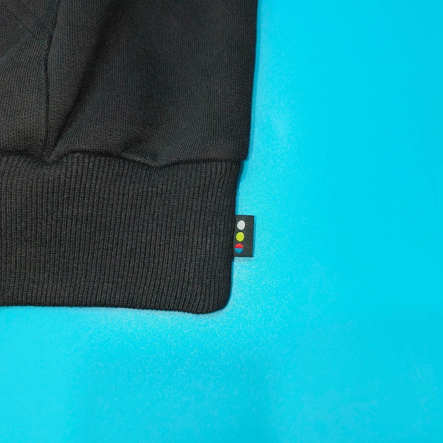 탑아이앱 / 아이앱 하프 집업 블랙 화이트