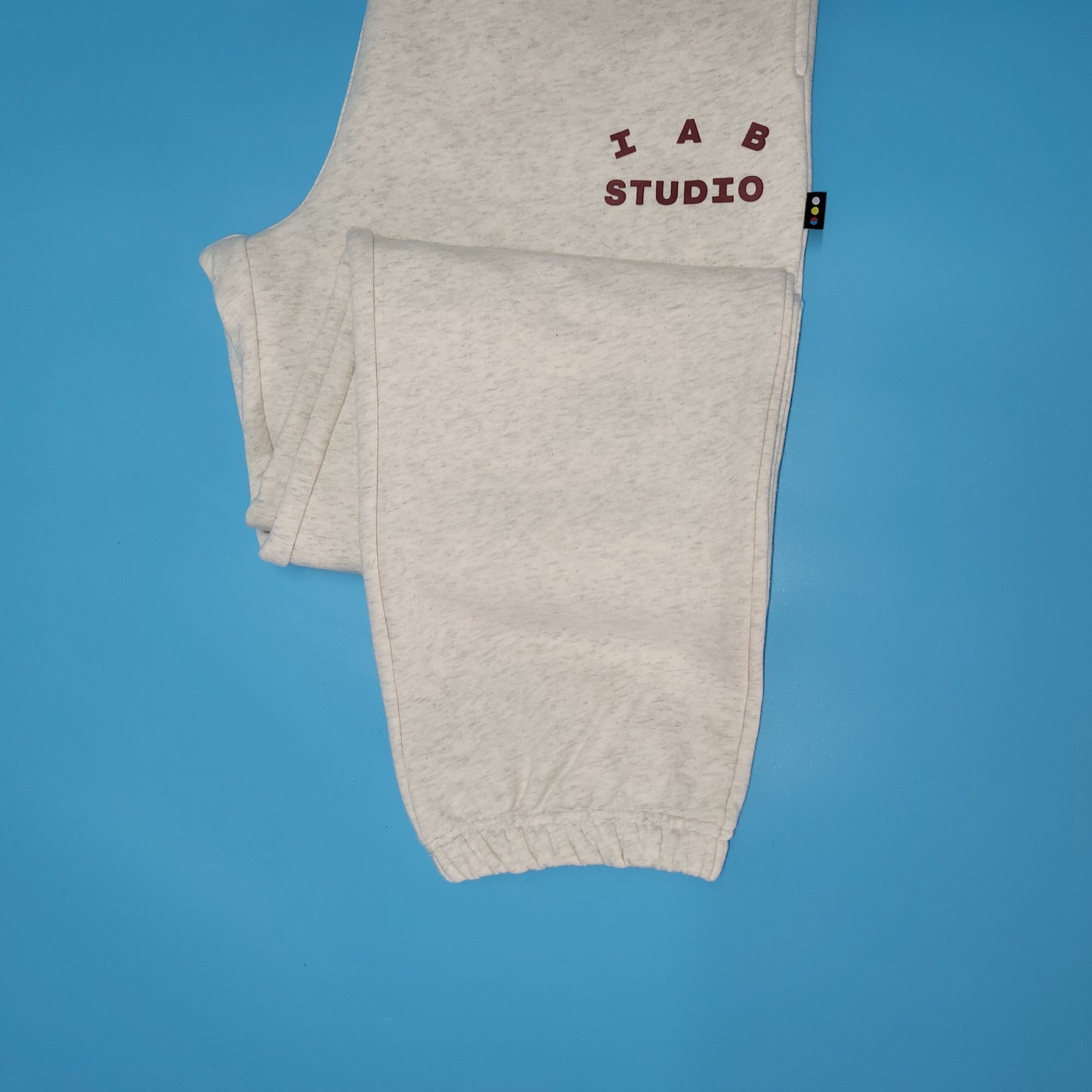 탑아이앱 / 아이앱 스웨트팬츠 오트밀 버건디