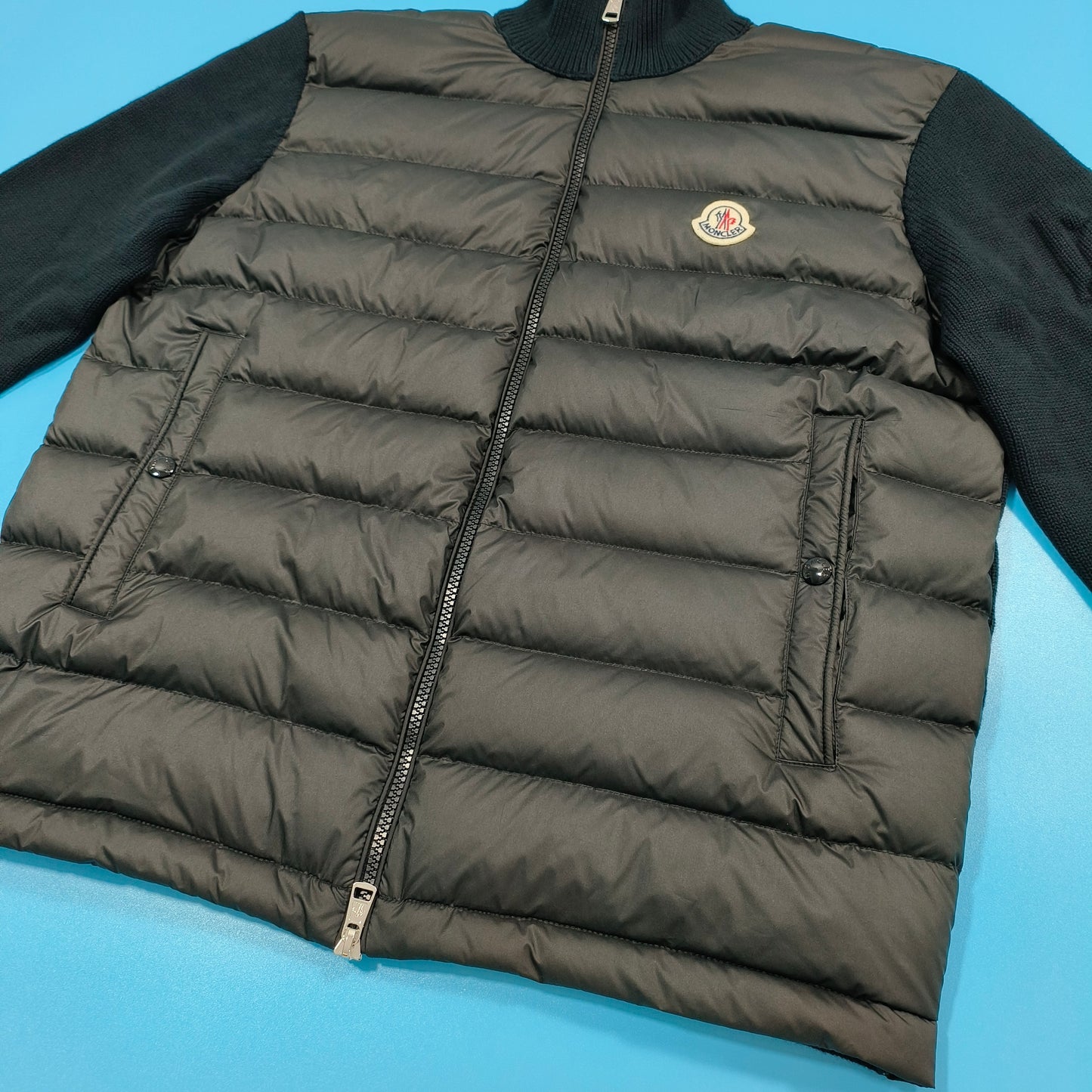 탑몽클X  / MC 프레스 플로럴 프린팅 스트라이프 스웨터