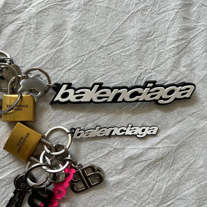 CND / 발렌시아가 키링