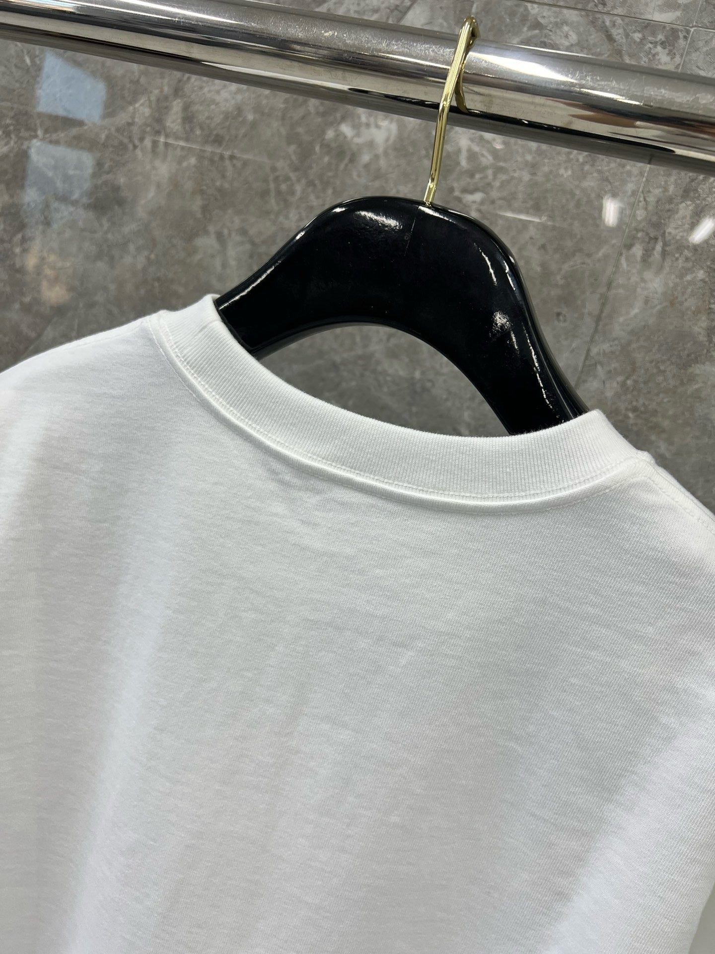 대리석 / 디올 별빛 로고 자수 반팔티셔츠 화이트