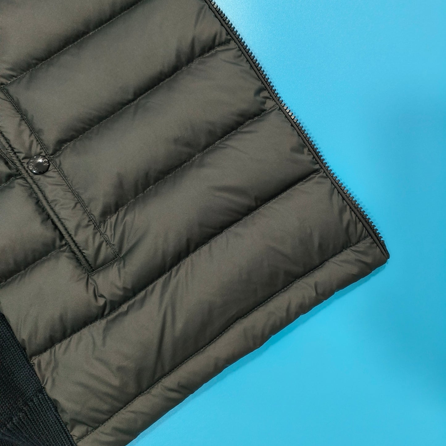 탑몽클X  / MC 프레스 플로럴 프린팅 스트라이프 스웨터