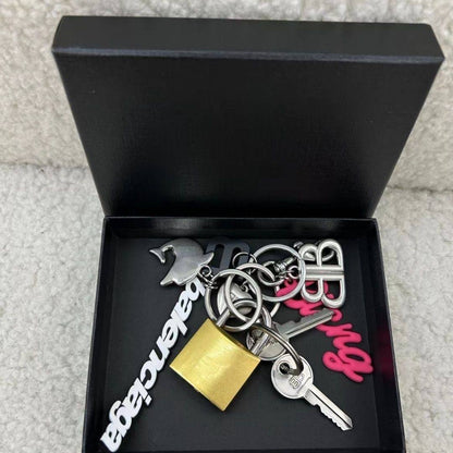 CND / 발렌시아가 키링