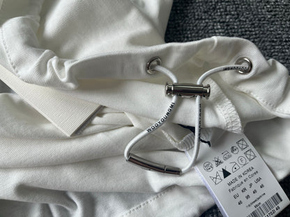 베어 / 우영미 화이트 메탈로고 반팔티