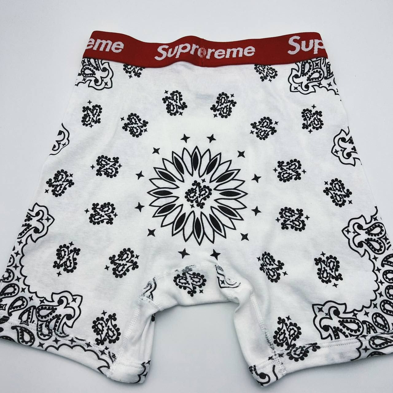 CND /슈프림 속옷