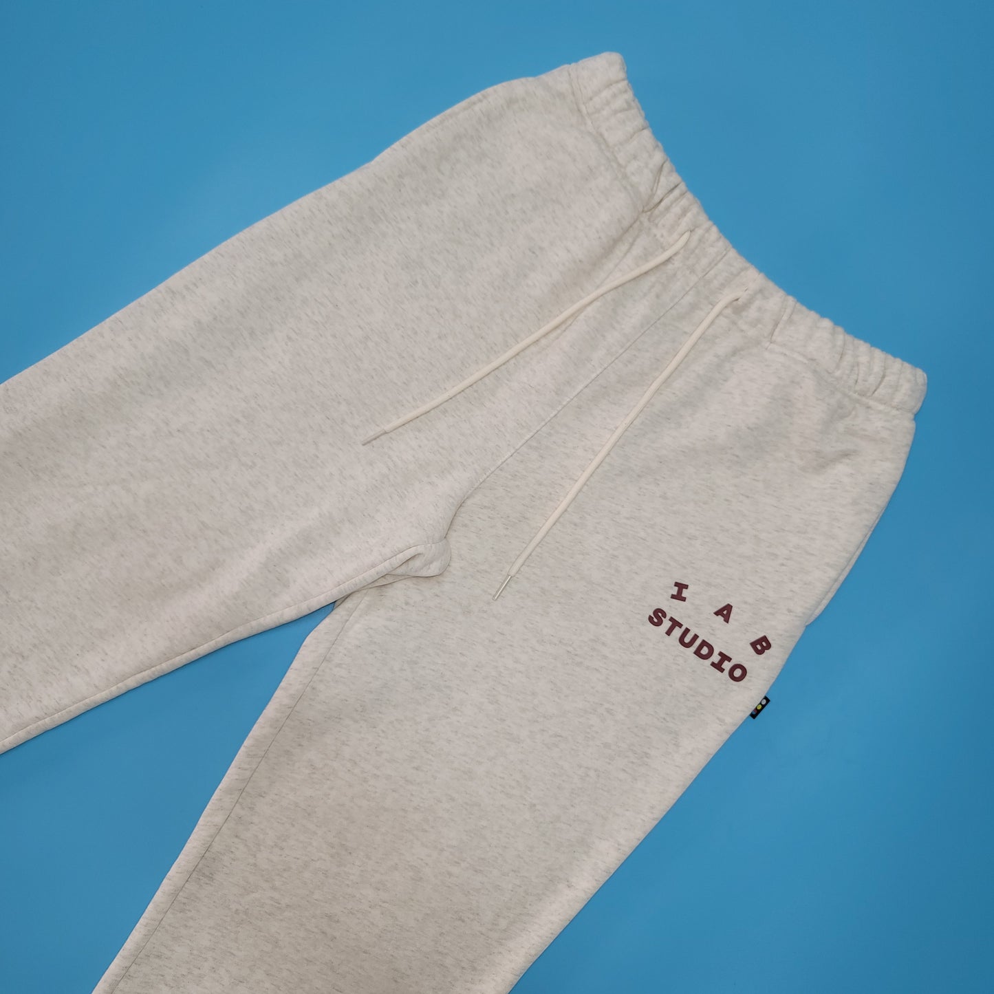 탑아이앱 / 아이앱 스웨트팬츠 오트밀 버건디