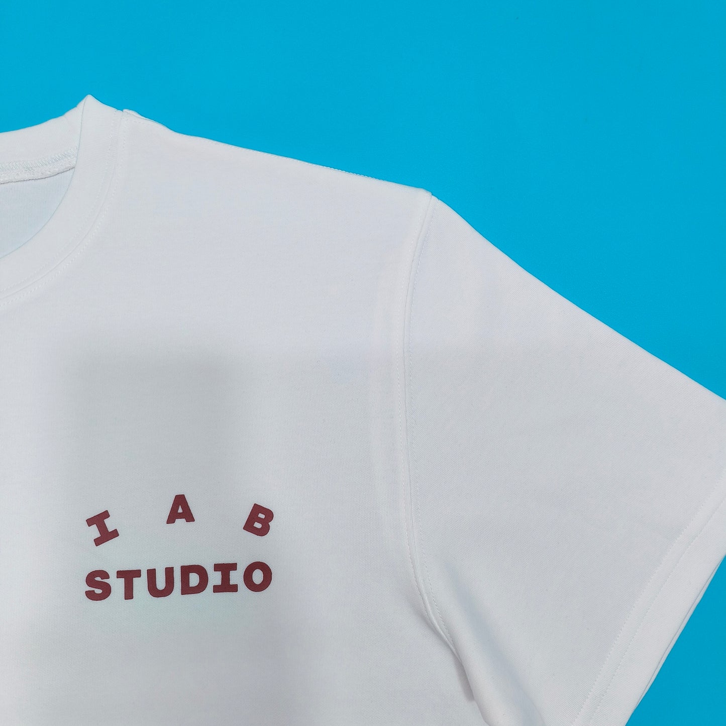 탑아이앱 / 아이앱 티셔츠 화이트 버건디