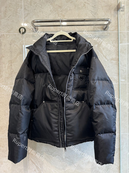 ru / 프라다 리나일론 포켓 다운 남성 패딩
