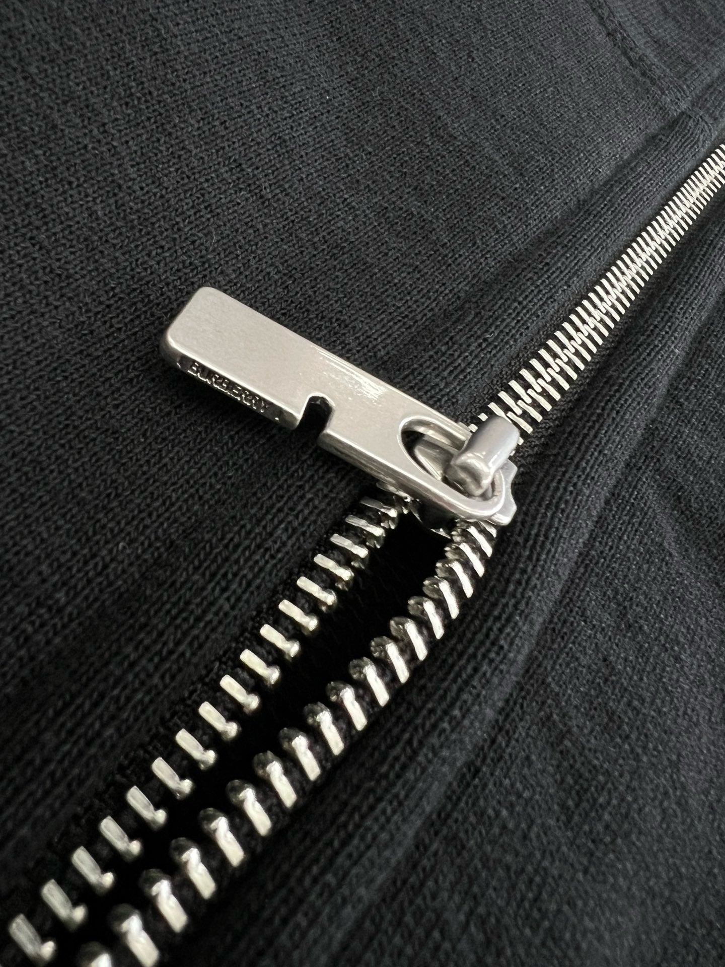 대리석 / 버버리 지퍼 캡