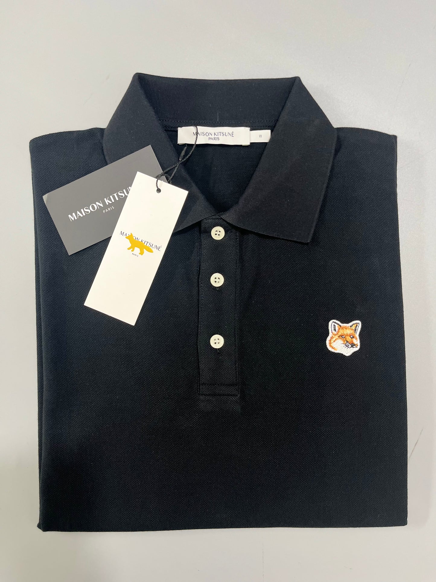 탑아키마 / 메종키츠네 싱글 옐로우 폭스 헤리티지 폴로 셔츠