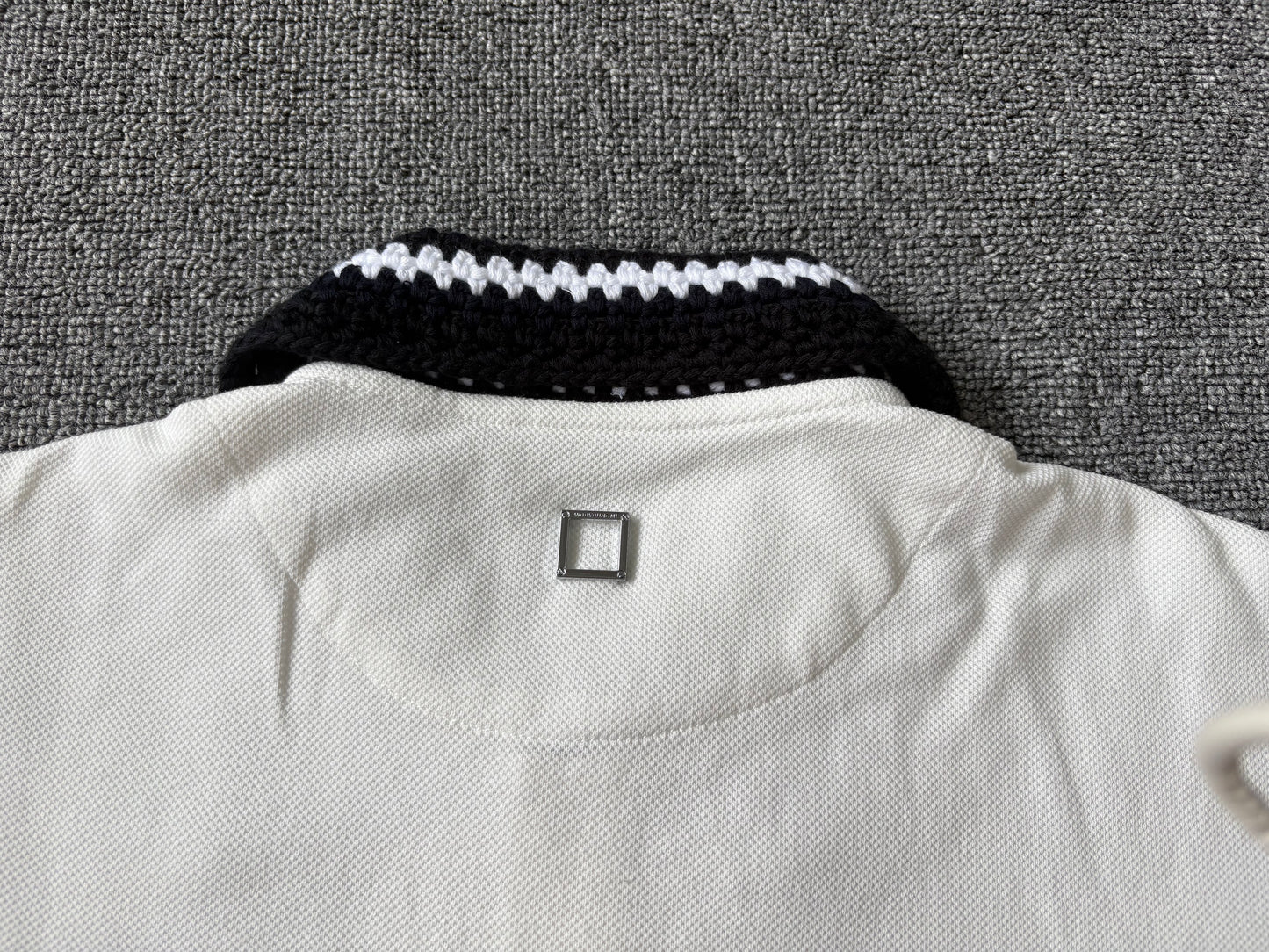 베어 / 우영미 니트넥 폴로 화이트 카라티