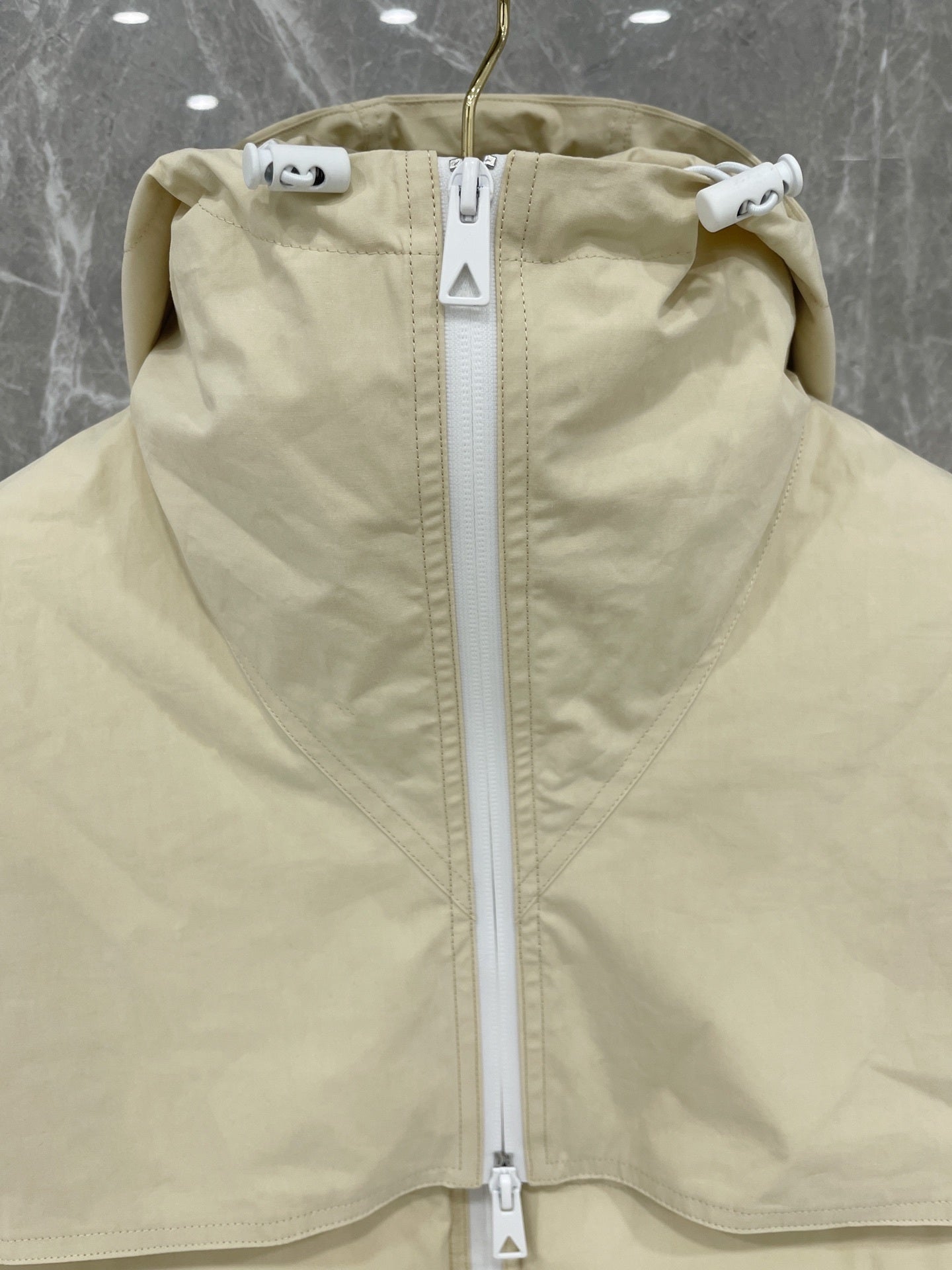 대리석 /  보테가베네타 이중지퍼 베이지 구스다운 루즈핏 패딩점퍼