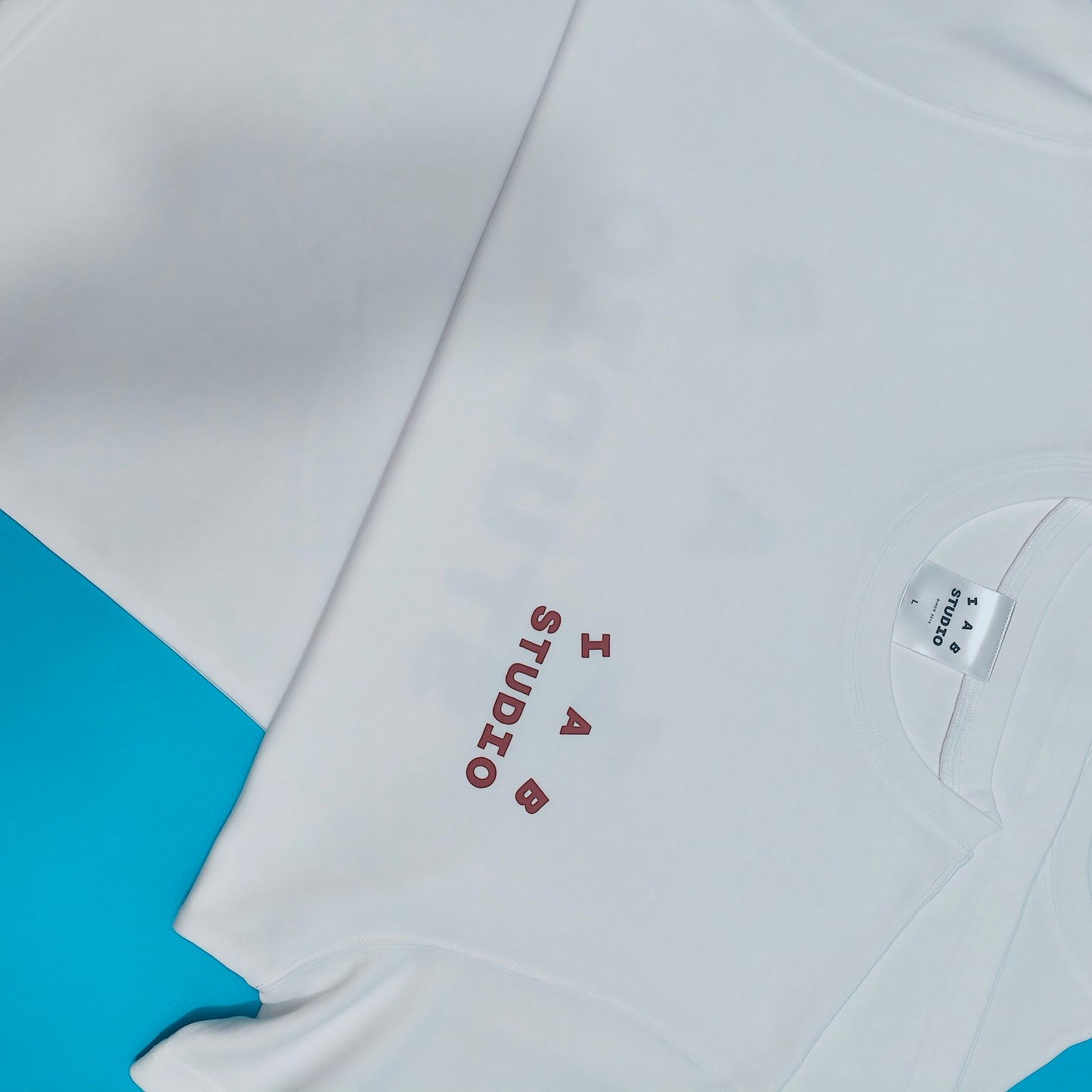 탑아이앱 / 아이앱 티셔츠 화이트 버건디