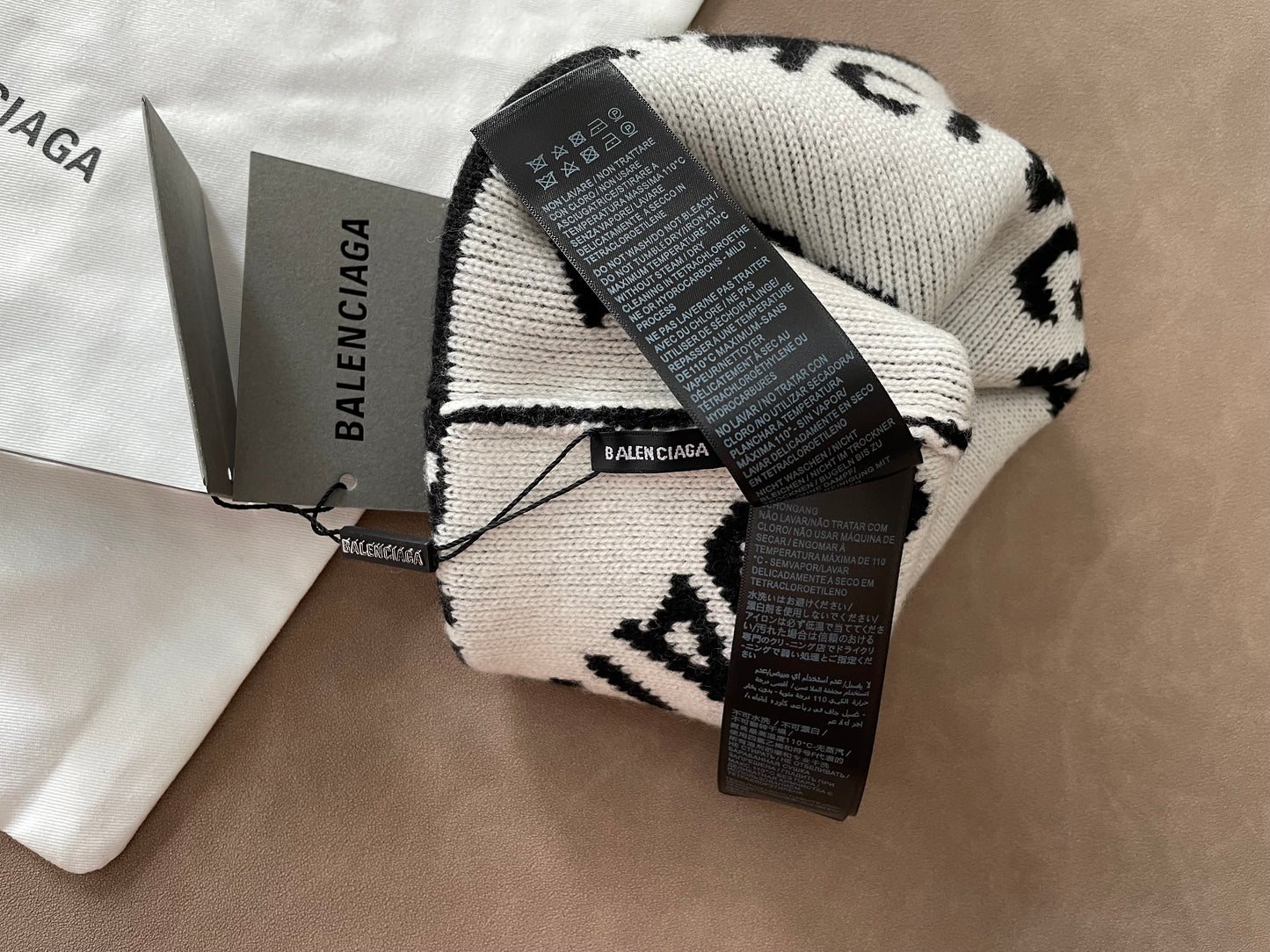 웨이브/발렌시아가 모자