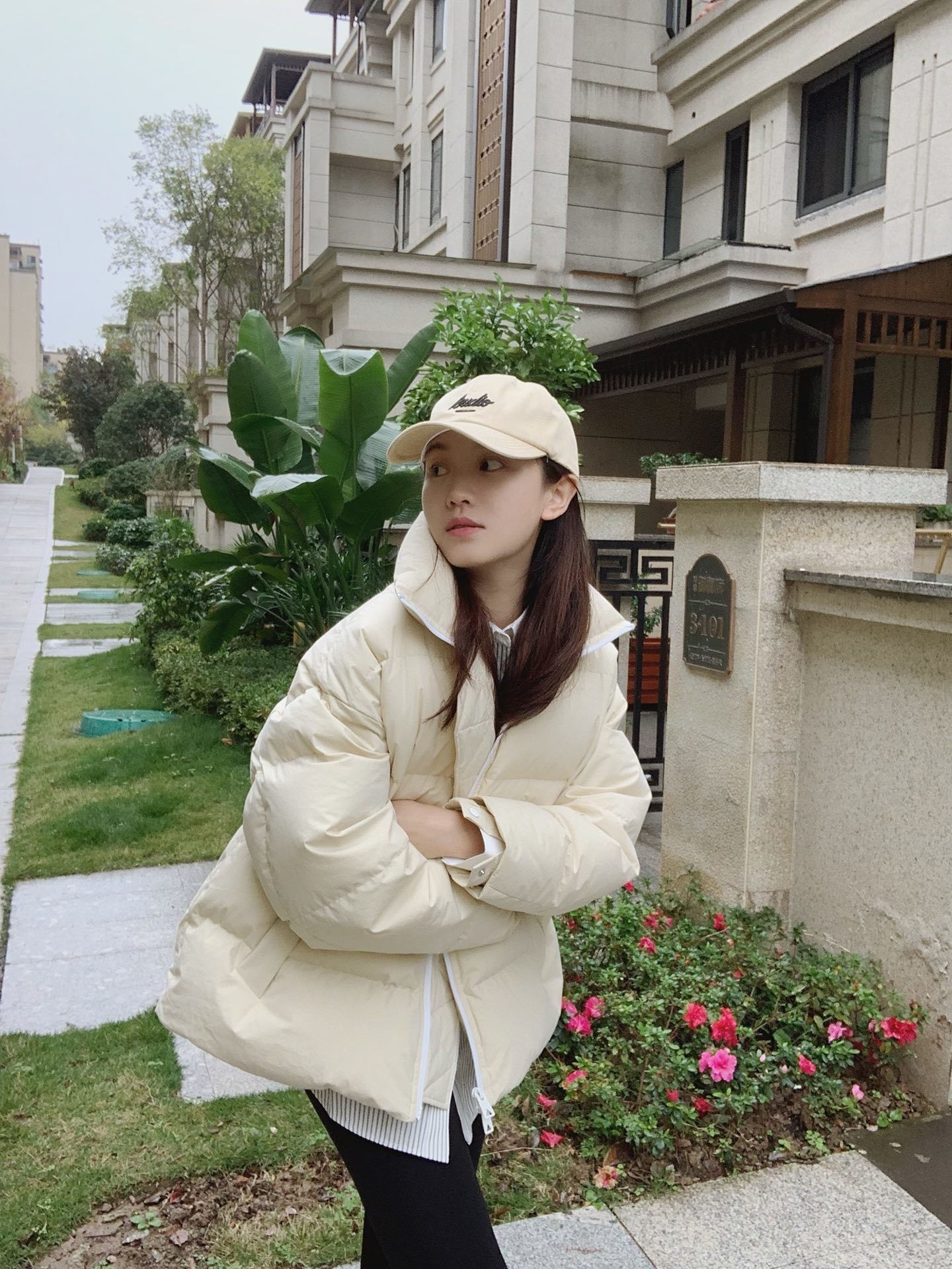 대리석 /  보테가베네타 이중지퍼 베이지 구스다운 루즈핏 패딩점퍼