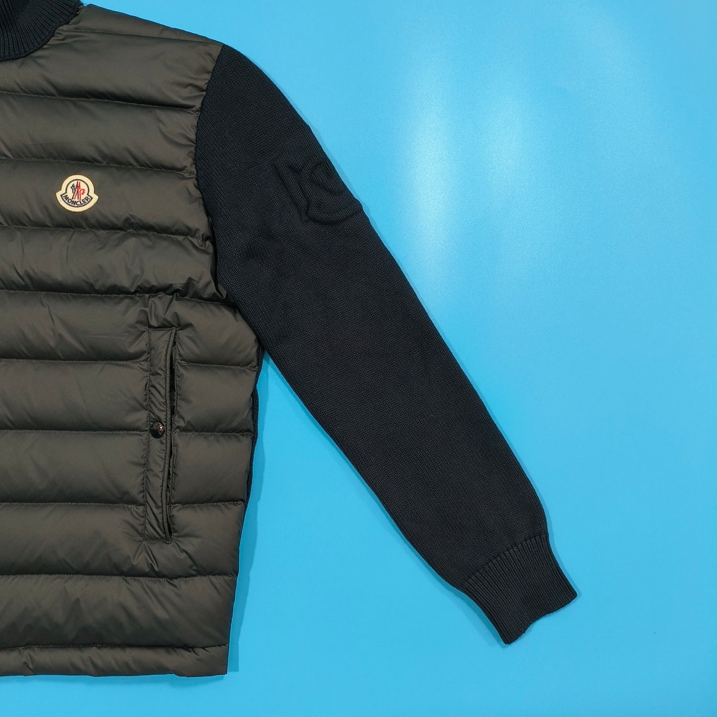 탑몽클X  / MC 프레스 플로럴 프린팅 스트라이프 스웨터