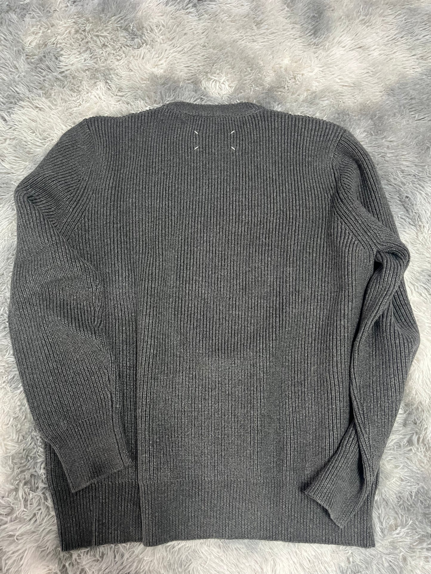 탑아키마 / 마르지엘라  23AW 사각스티치솔리드울풀오버니트