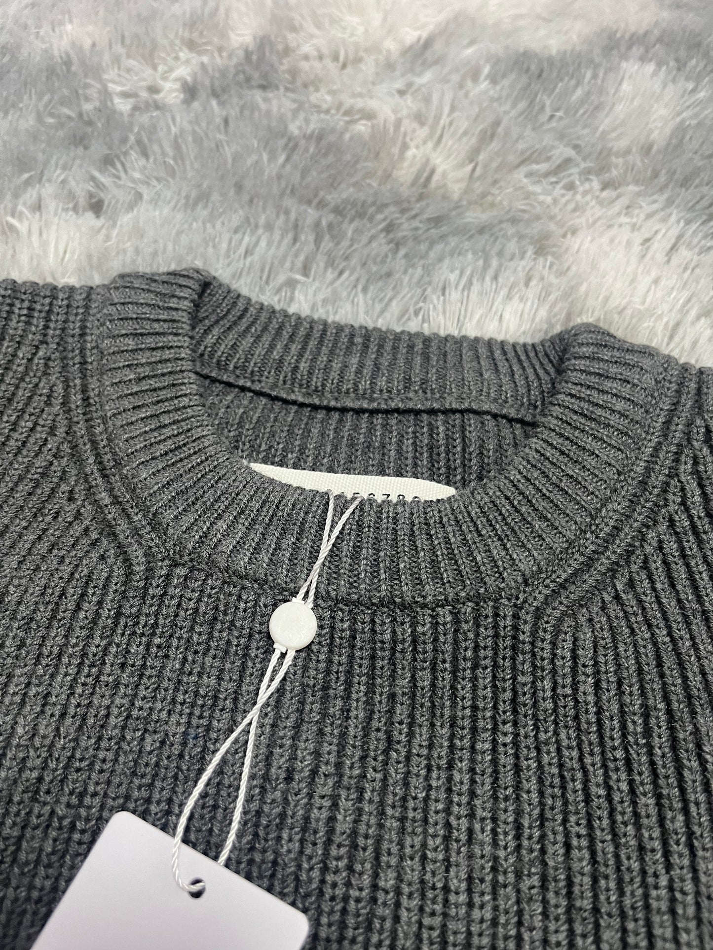 탑아키마 / 마르지엘라  23AW 사각스티치솔리드울풀오버니트