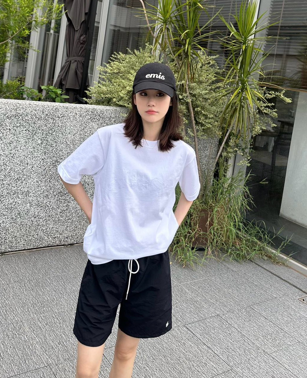 대리석 / 디올 별빛 로고 자수 반팔티셔츠 화이트