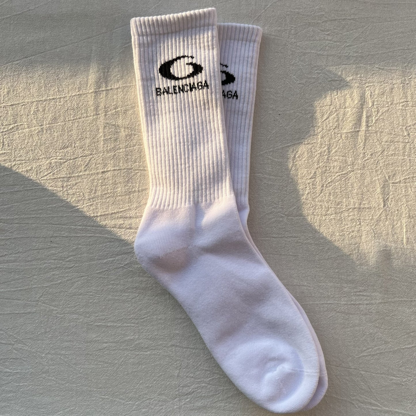 CND / 발렌시아가 양말