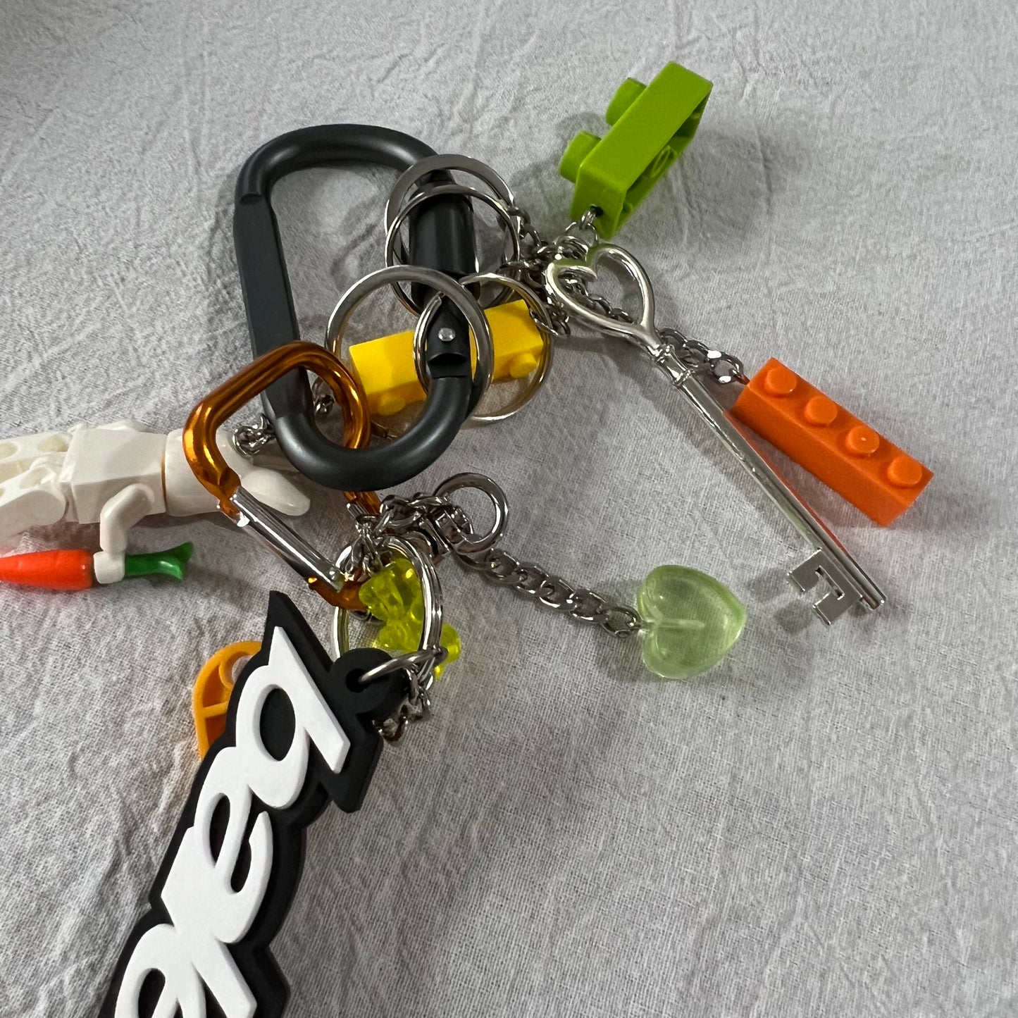 CND / 발렌시아가 키링