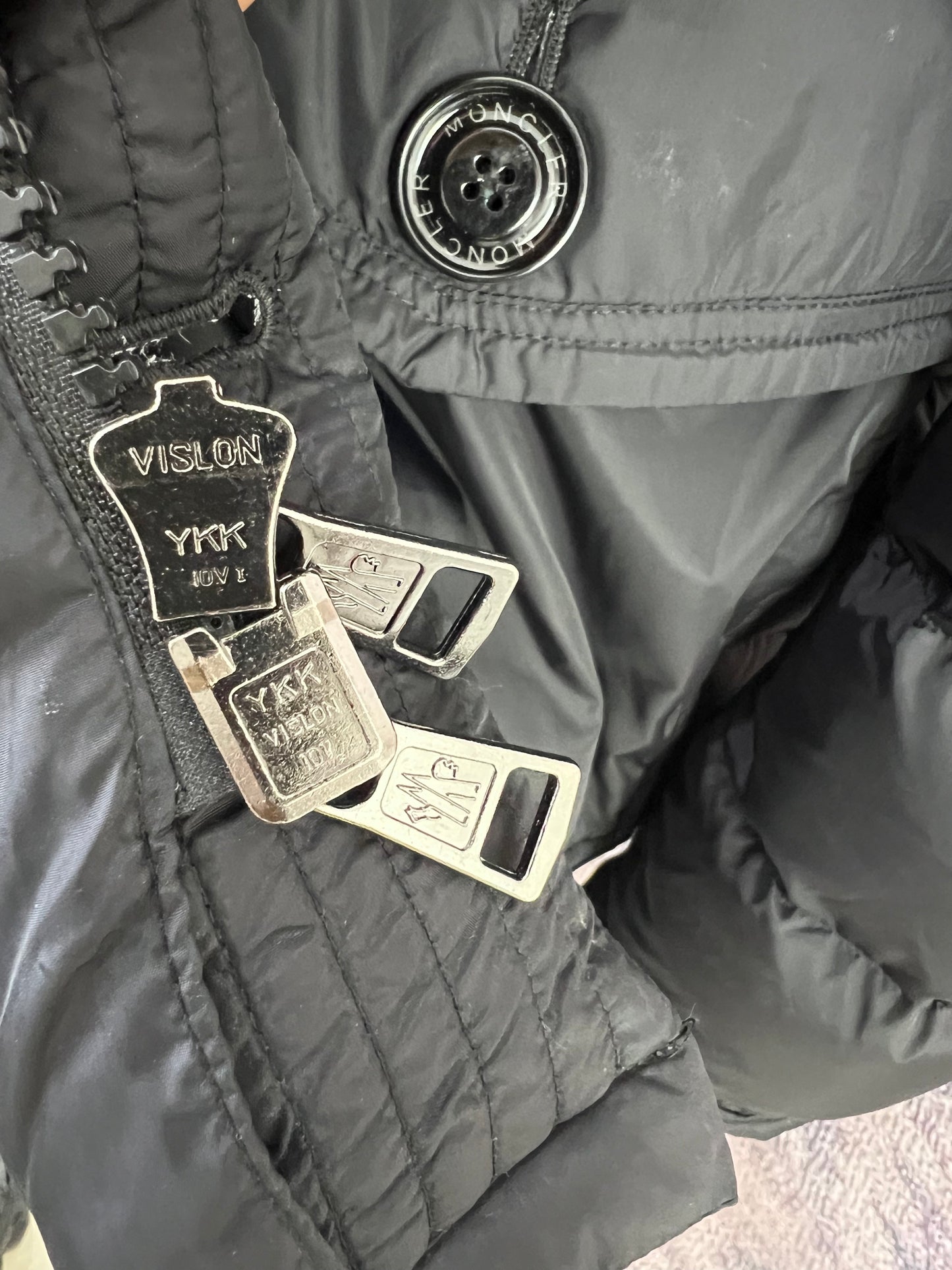 탑몽클 / MC Cluny 다운 재켓