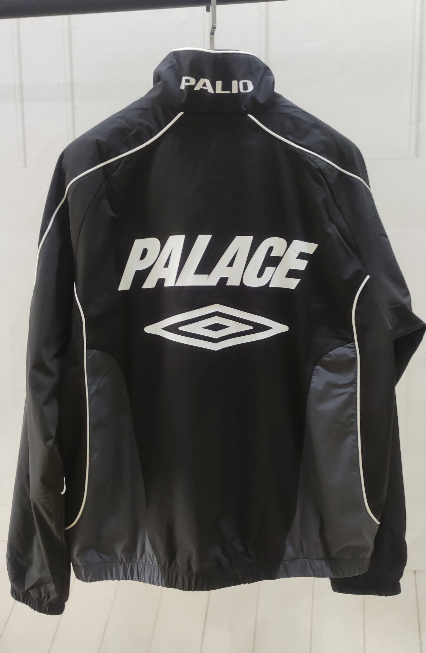 탑팔라스 / palace x umbro 트랙자켓