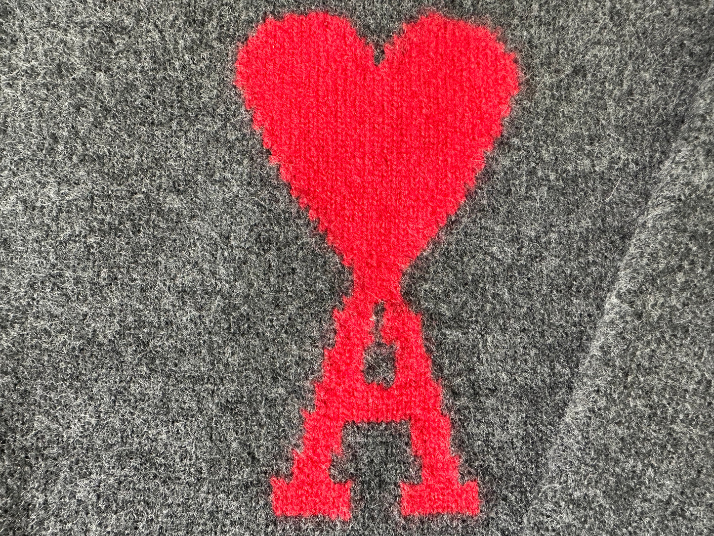 탑아미 / 아미  24 레드 빅로고 라운드 니트