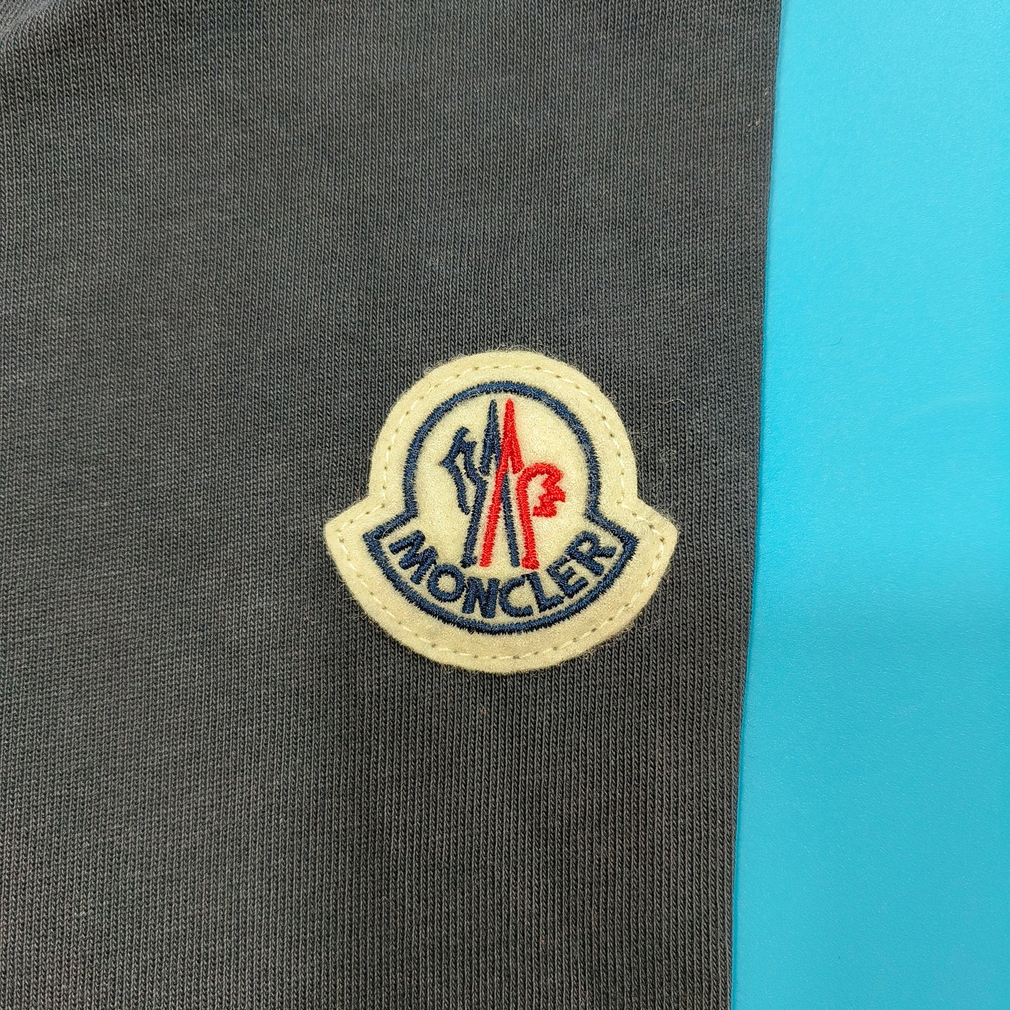 탑몽클X  / MC 데님 포켓 티셔츠