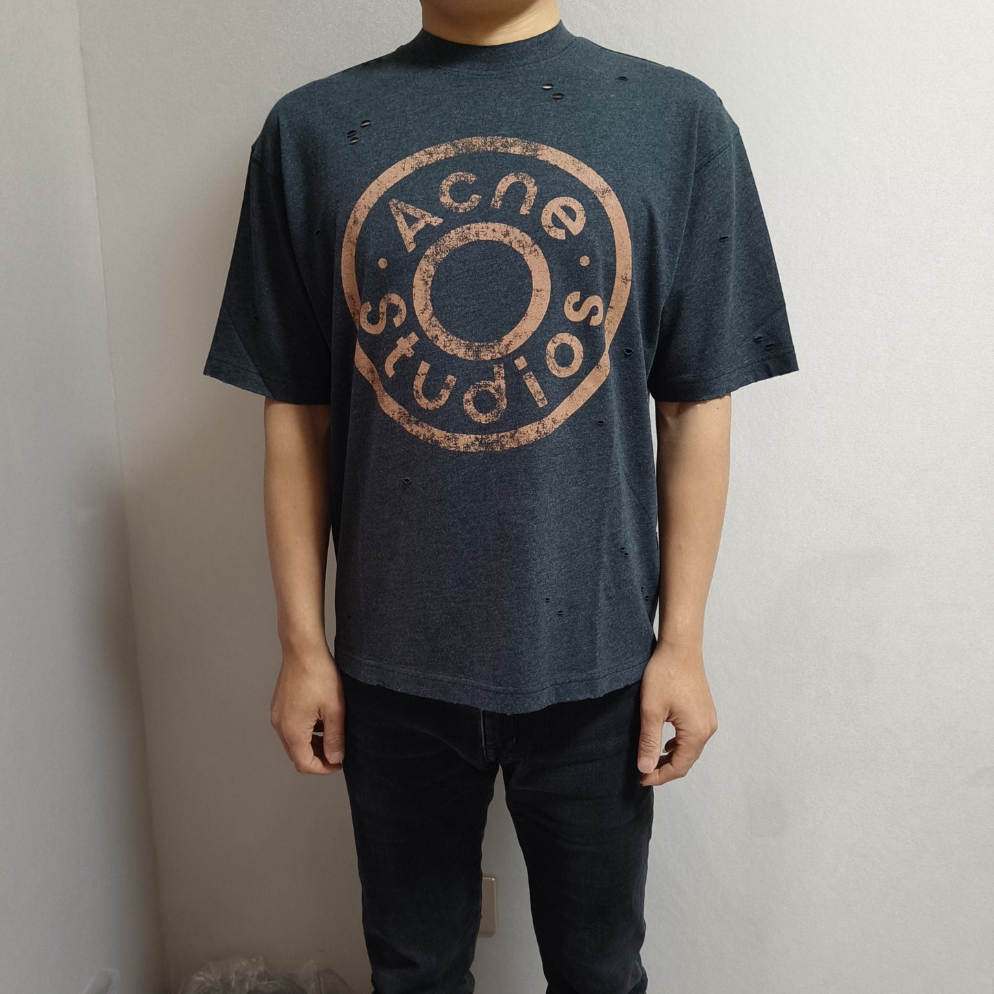 탑아크네 / 아크네스튜디오  버튼 로고 티셔츠