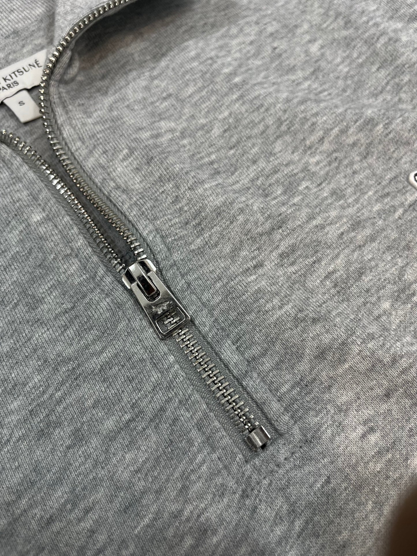 탑아키마 / 메종키츠네 싱글 노랑 폭스 반집업