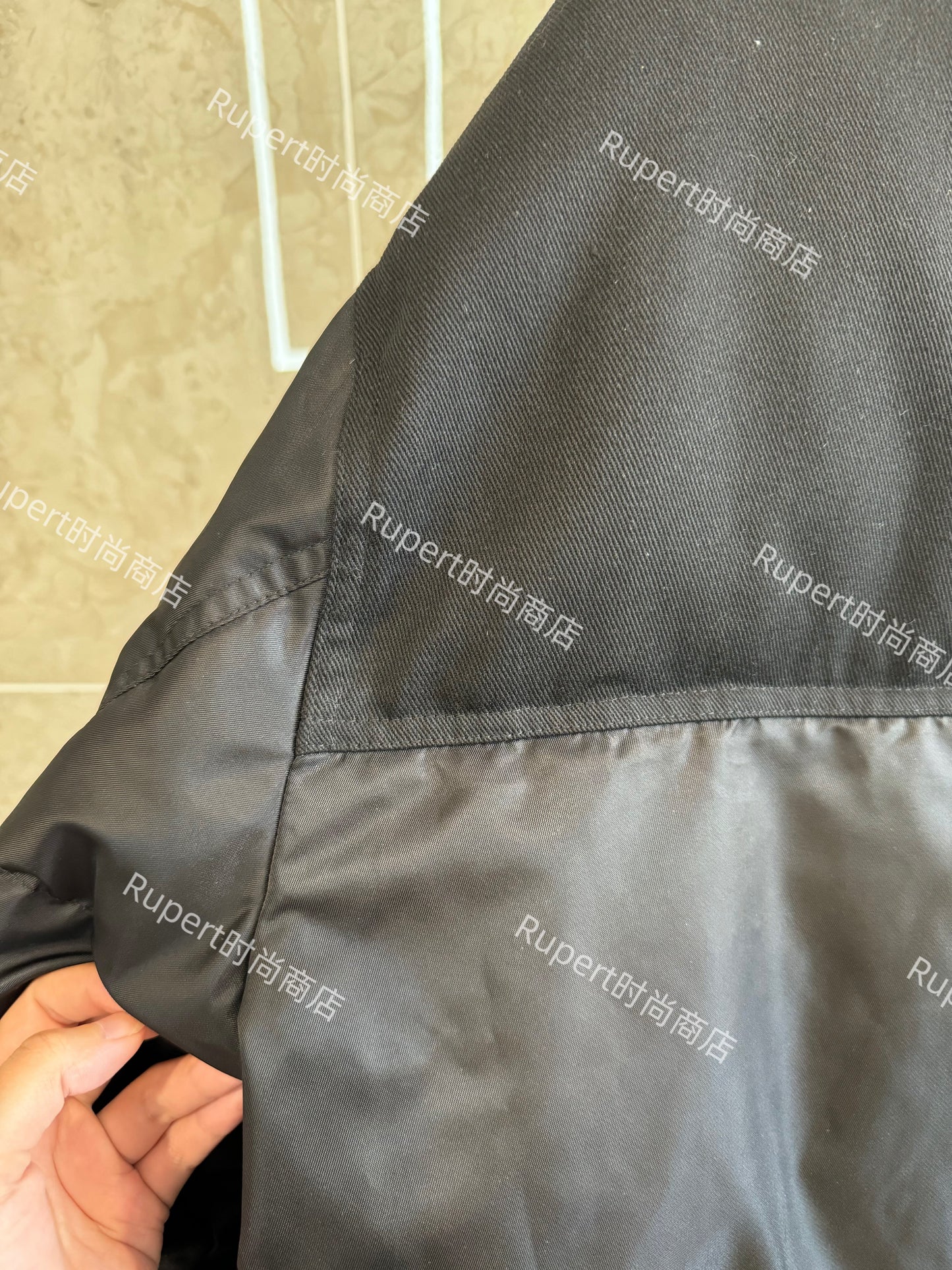 ru / 프라다 리나일론 포켓 다운 남성 패딩