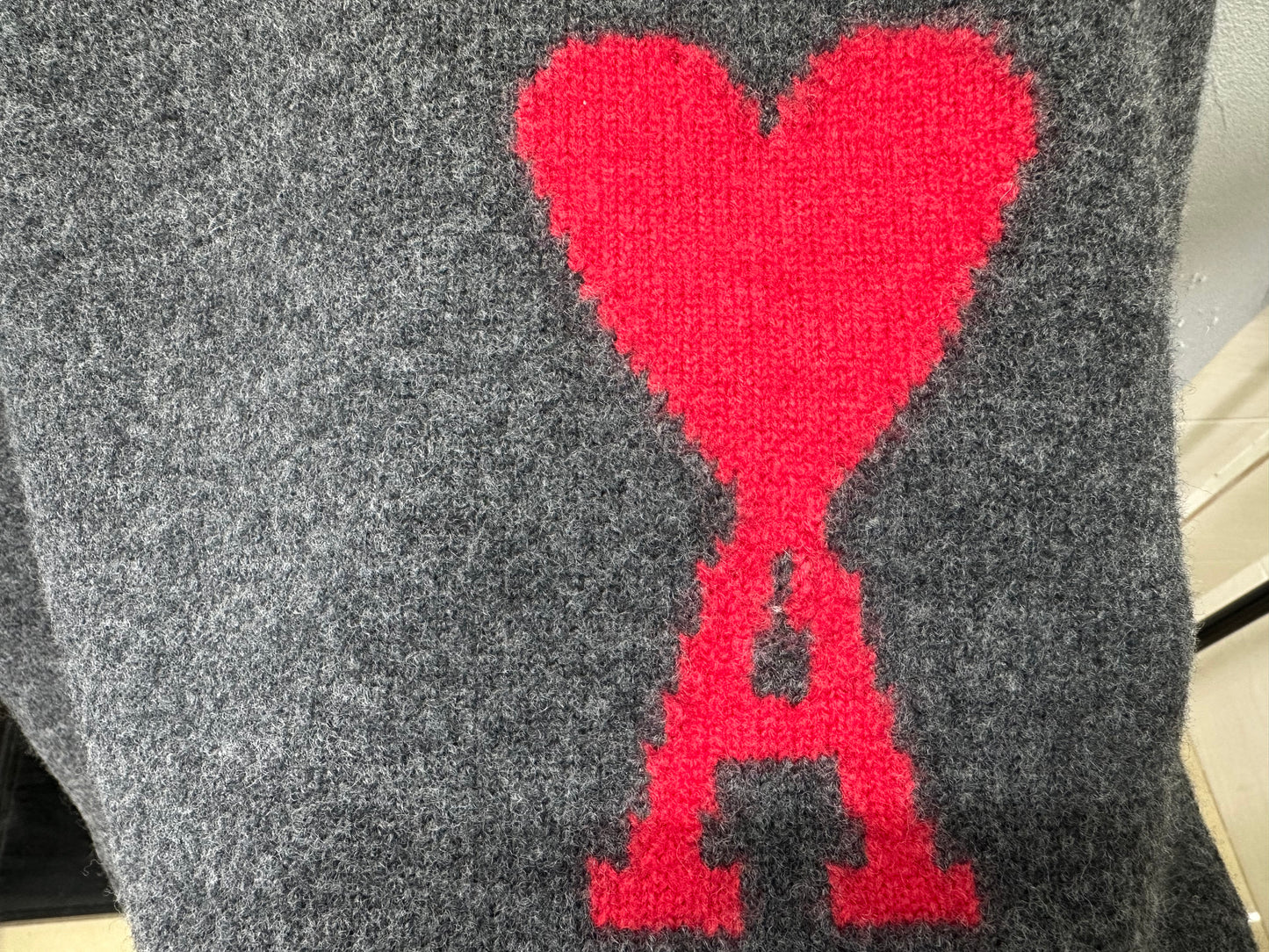 탑아미 / 아미  24 레드 빅로고 라운드 니트