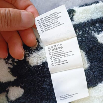 탑아크네 / 아크네스튜디오 하운드투스 태슬 머플러