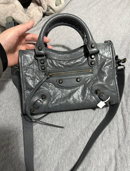 카타 / 발렌시아가 기관차 가방