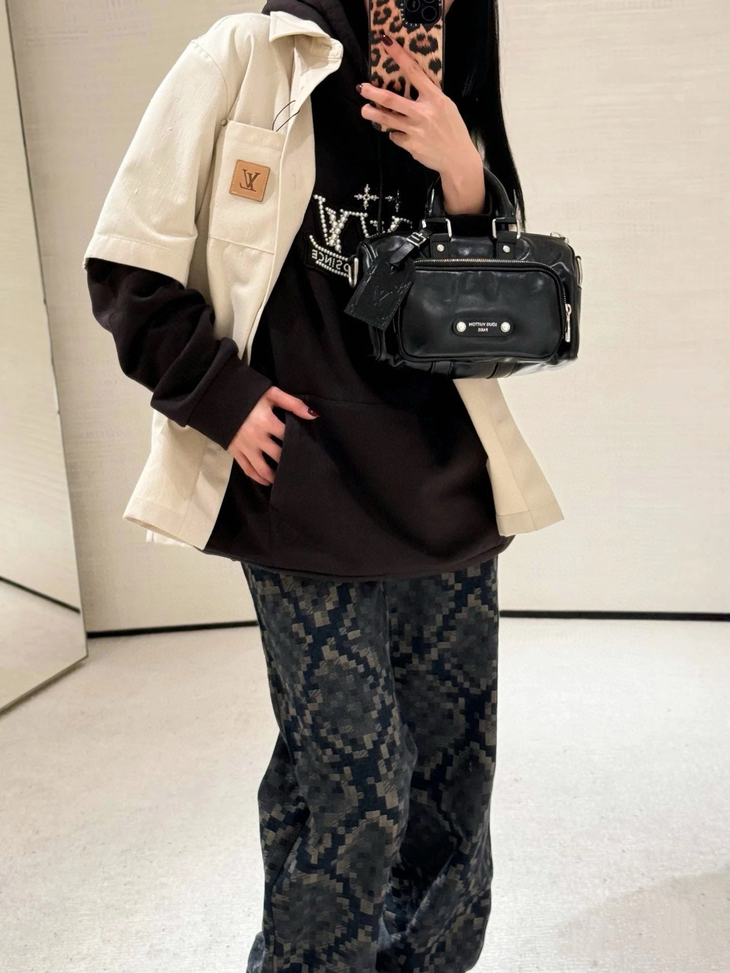 v공장 / 루이비통 25ss 그래픽 카라리스 데님 팬츠