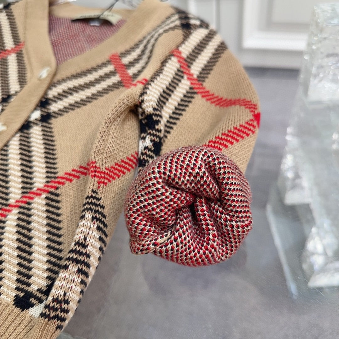 aa/버버리 가디건