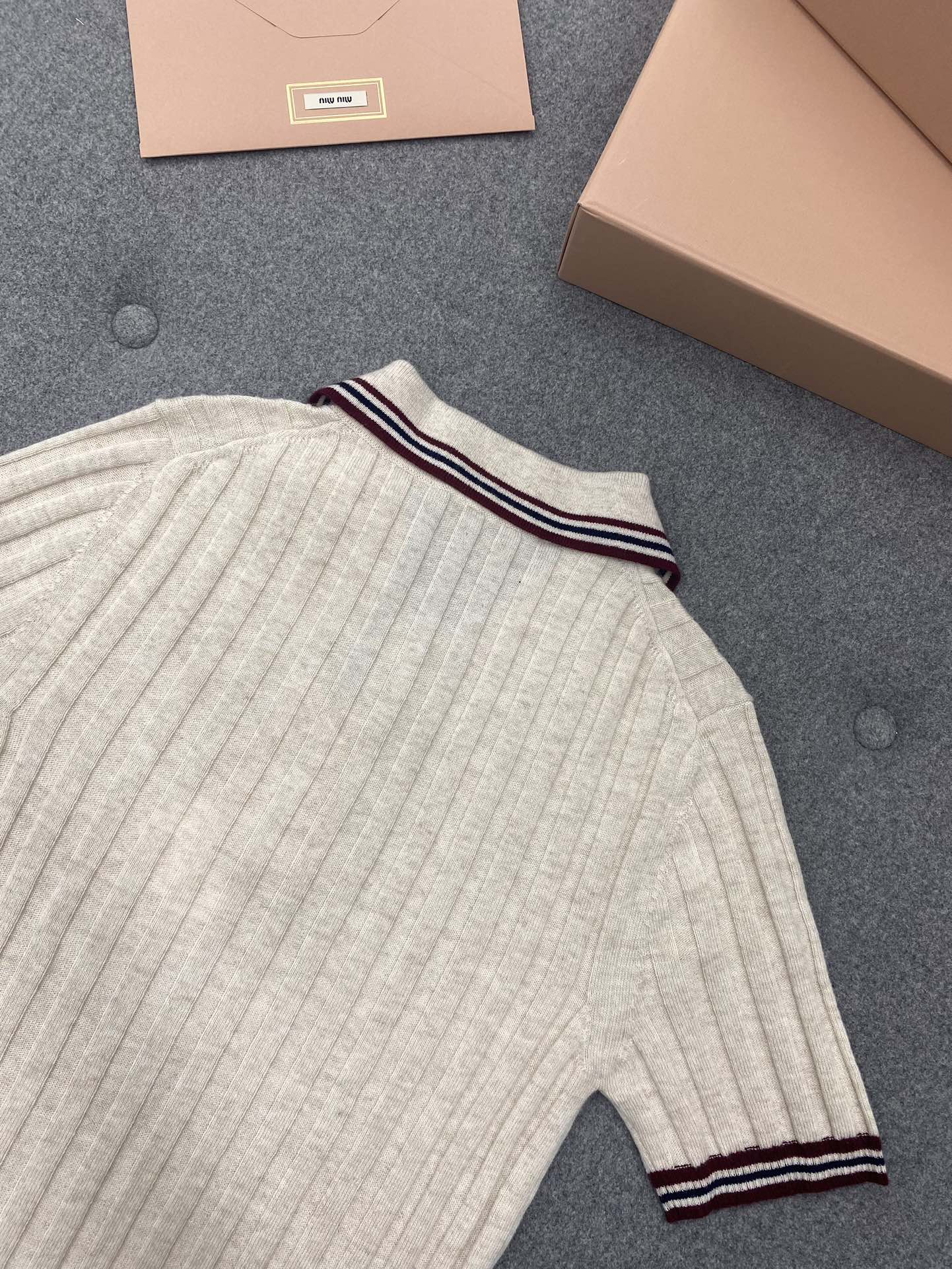 TJ셀러 / 미우미우 여성 폴로 카라티