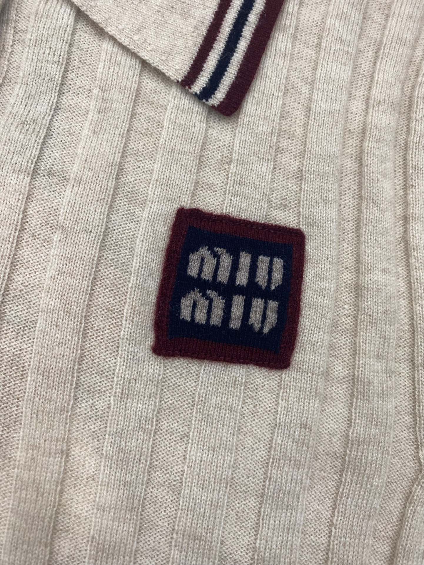 TJ셀러 / 미우미우 여성 폴로 카라티