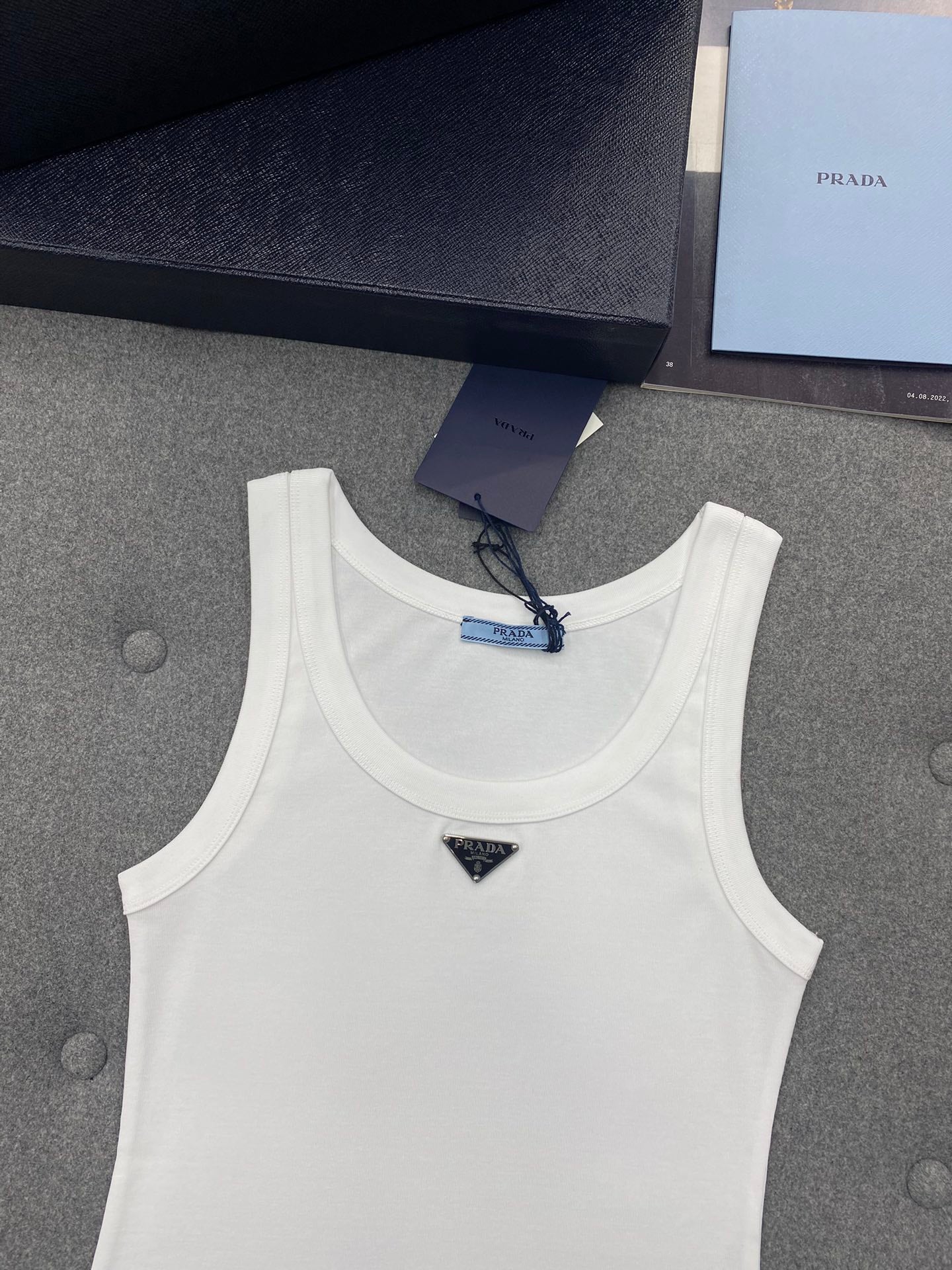 TJ셀러 / 프라다 탑 , 여성 메탈릭 트라이앵글