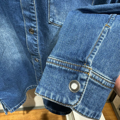 아밍 / 아미 셔츠 ,  아미의 루즈핏 워싱 및 디스트레스드 데님셔츠