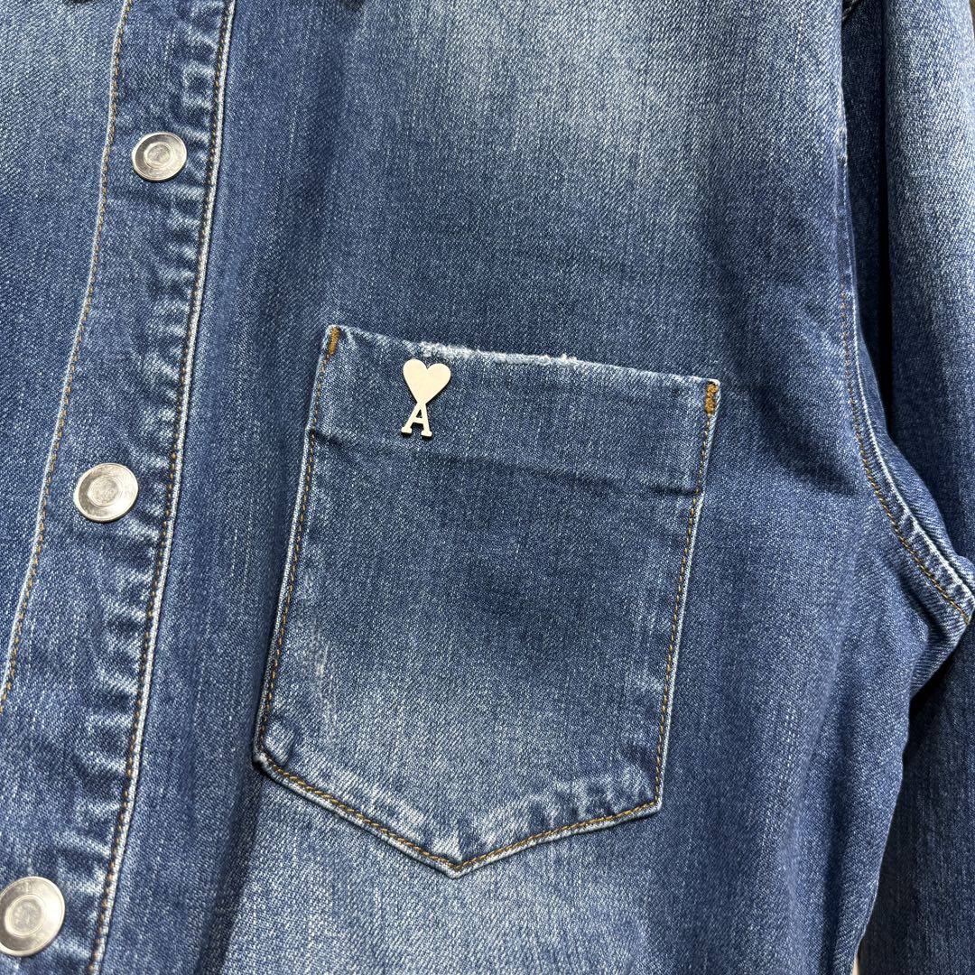 아밍 / 아미 셔츠 ,  아미의 루즈핏 워싱 및 디스트레스드 데님셔츠