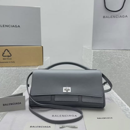 카타 / 발렌시아가  핸드백