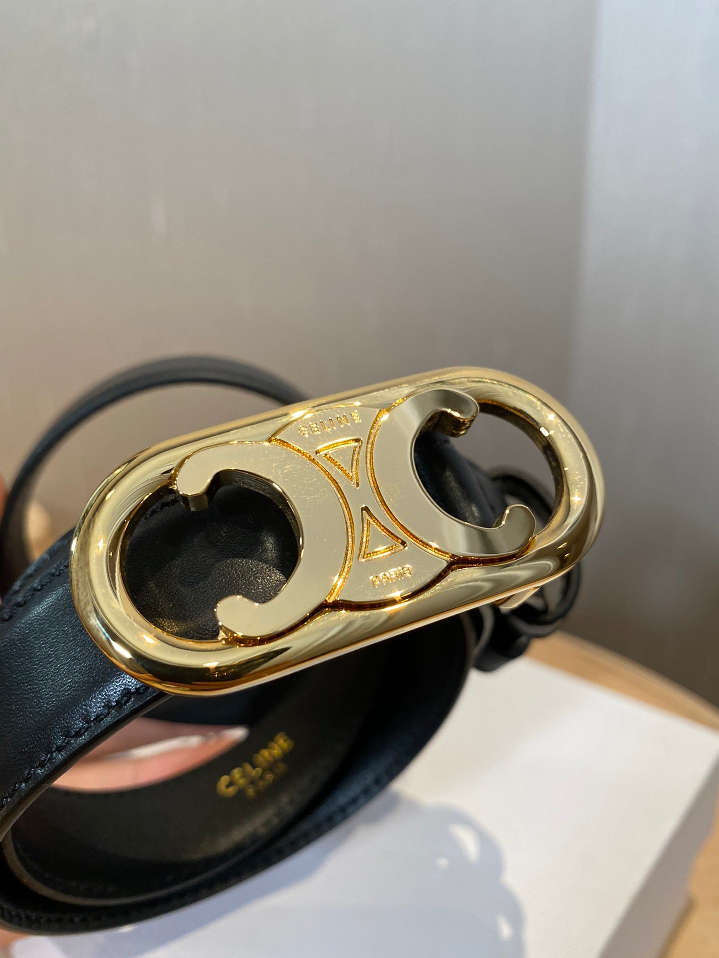 여자 셀린느 벨트